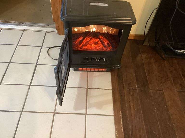 Electric Fireplace Space Heater with Simulated Flame image