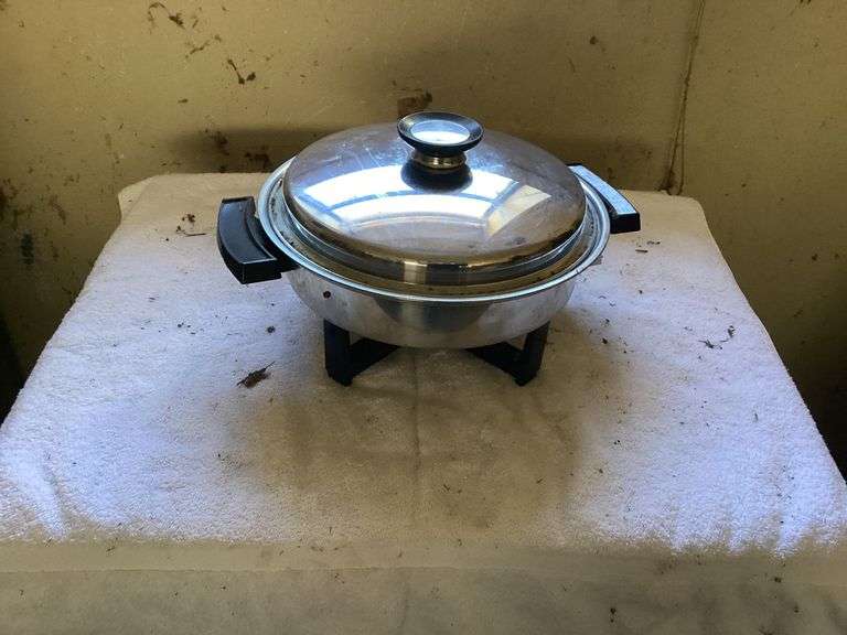 Electric Skillet Fry Pan with Lid and Temperature Control image