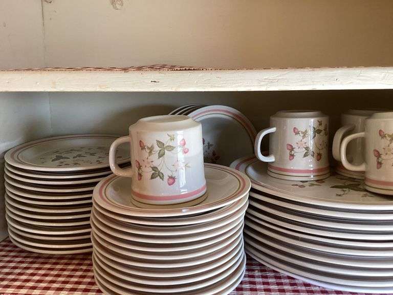 Newcor Stoneware Dinnerware Set with Strawberry Design image