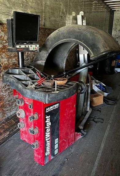 Hunter Engineering SmartWeight Wheel Balancer image