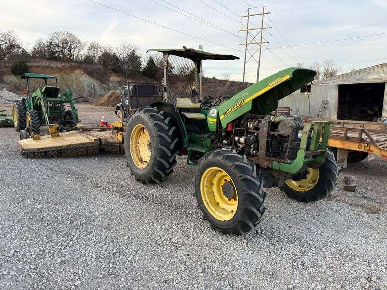 John Deere 5410 and 5310 Tractors image