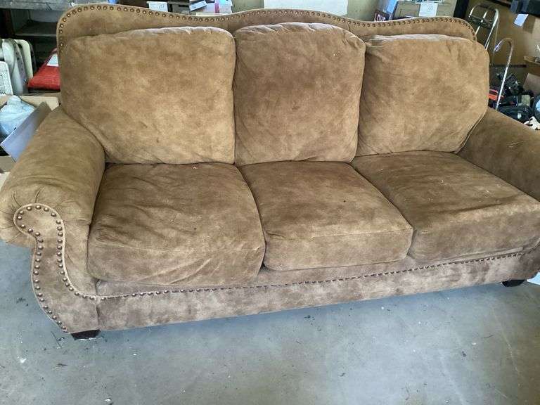 Three-Seater Sofa with Nailhead Trim image