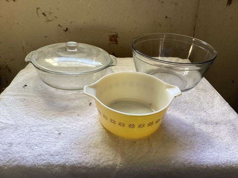 Pyrex Glass Kitchenware Set image