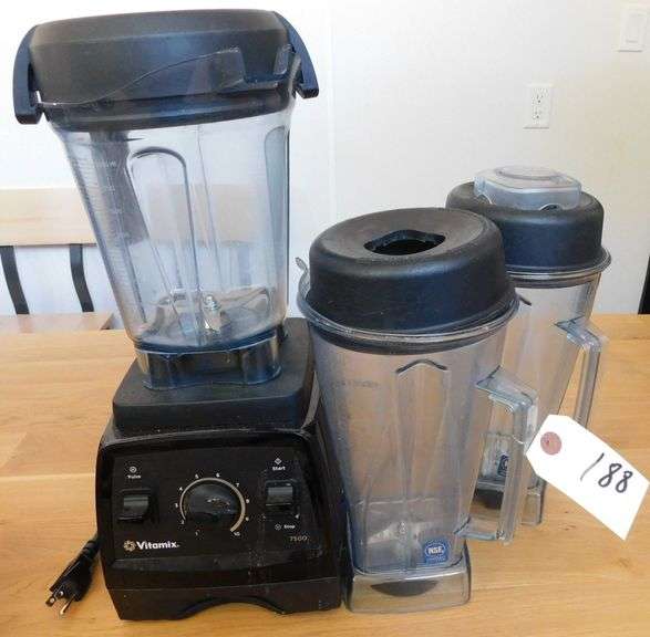 Vitamix 7500 Blender w/(3) Blending Containers image
