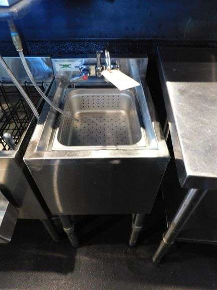 Regency 600B11014 SS Dump Sink image