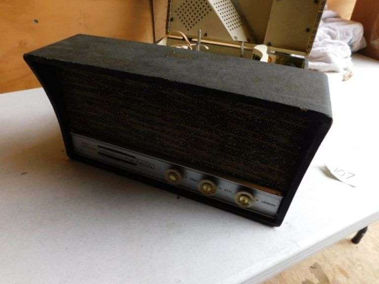 RCA SHP-14 Dual Amp Turntable image