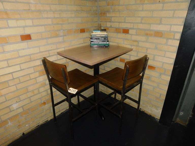 20"x30" Pedest Table w/ (2) Chairs image
