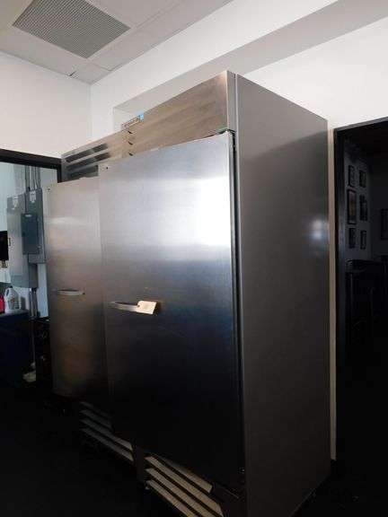Beverage-Air RB27HC-1S Single Solid Door Reach-In Refrigerator image