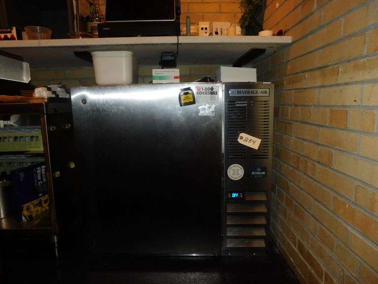 BeverageAir BB36HC-1-S Single Solid Door Undercounter Refrigerator image