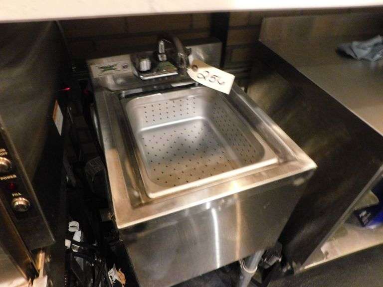 Regency 600B11014 SS Dump Sink image
