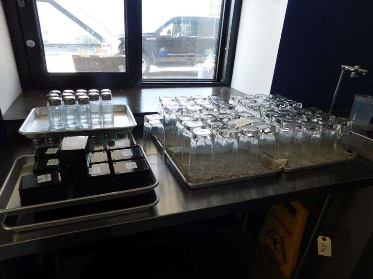 Contents of SS Table-Glassware, Sugar Packet Holders, S&P Shakers, Trays image