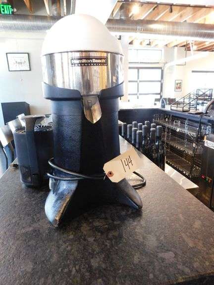 Hamilton Beach Ele. Juicer & (2) Katchy Mosquito Traps image