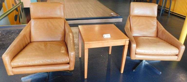 (2) Brown Leather Lounge Chairs w/side Table image