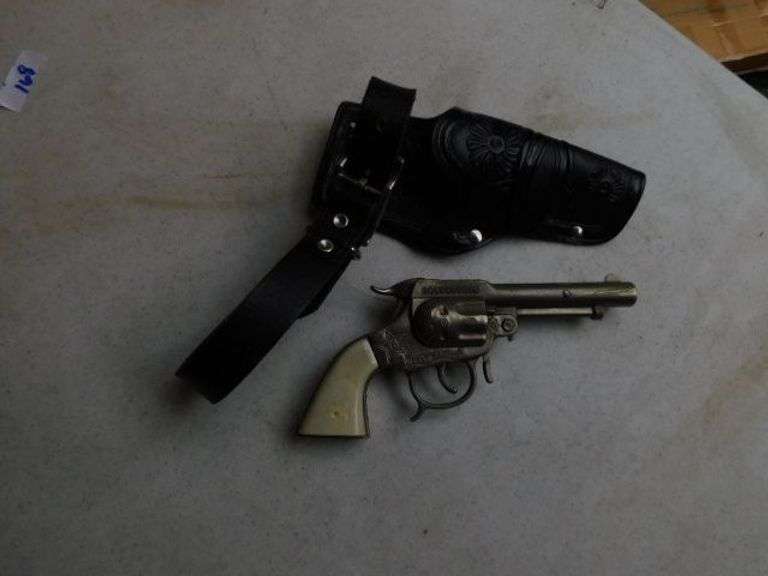 Toy Capgun w/Holster image