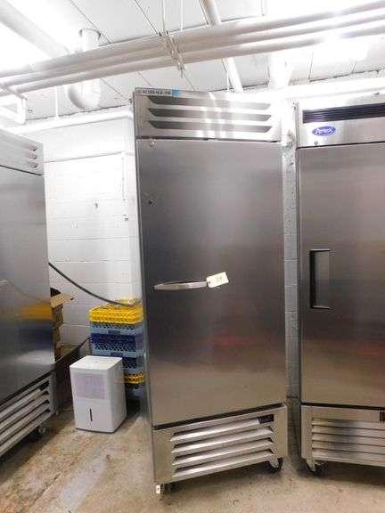 Beverage-Air RB27HC-1S Single Solid Door Reach-In Refirgerator image