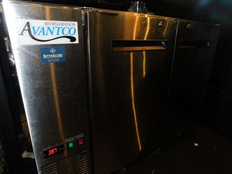 Avantco 178UBB48GTS 2-Door Undercounter Refrigerator image