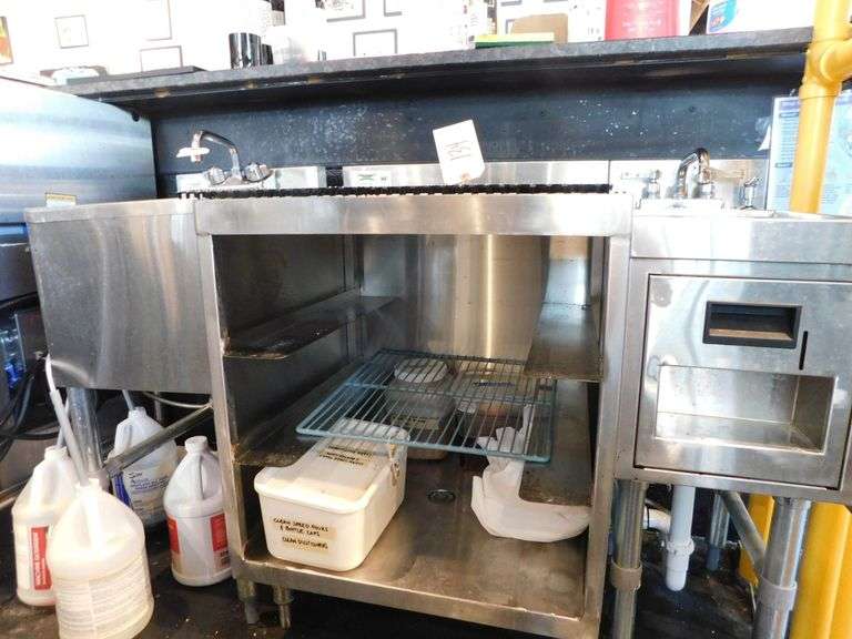 Regency 600GRSU2324 SS Flat Top Glass Rack Storage - EMPTY!! image