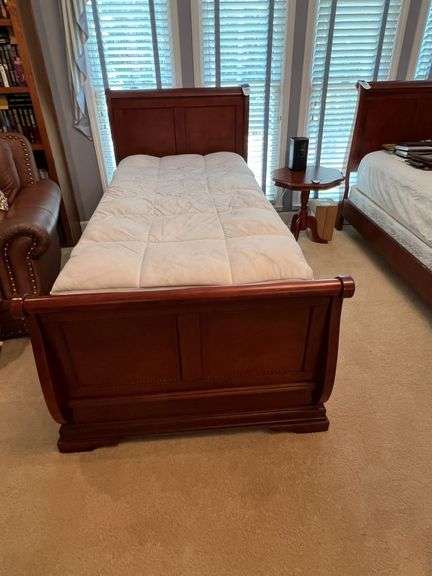 Twin Sleigh Bed