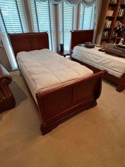 Twin Sleigh Bed