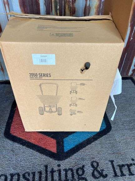 Earthway Push Type Spreader 2050 Series image