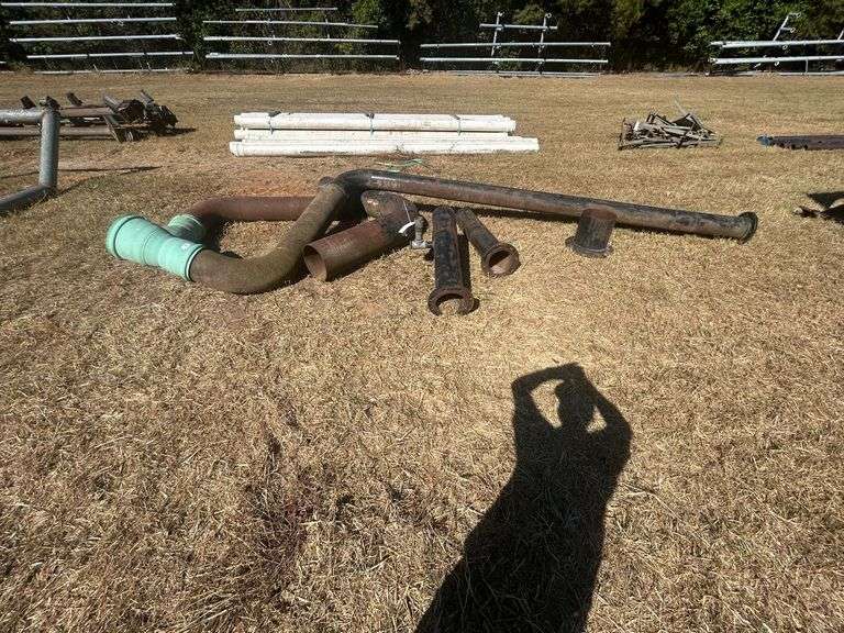 Used Metal Pipe & Fittings image