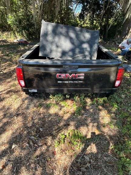 Truck Bed for GMC Sierra 4X4 image