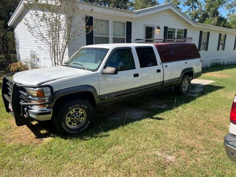 99' Chevy 3500, 4x4, Automatic, 4 Door, VIN: 1GCHK33J1XF043515, 159,283 Miles, Vortec Engine, Camper Top, Roof Rack, Brush Guard, Receiver Hitch, No Reverse