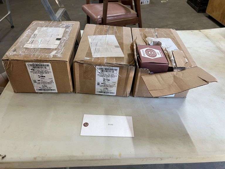 3/4"X1 1/2" Hex Head Bolts Grade 5-Zink image