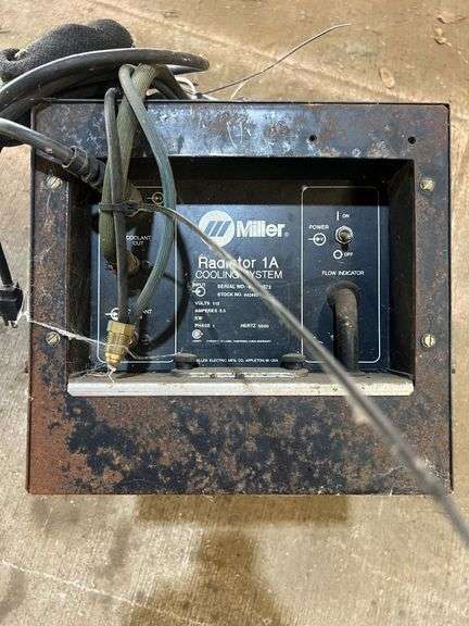 Miller Radiator 1A Cooling System - Volts 115, Amps 5.5, Phase 1, Hertz 50/60 | Serial: KE581572 image