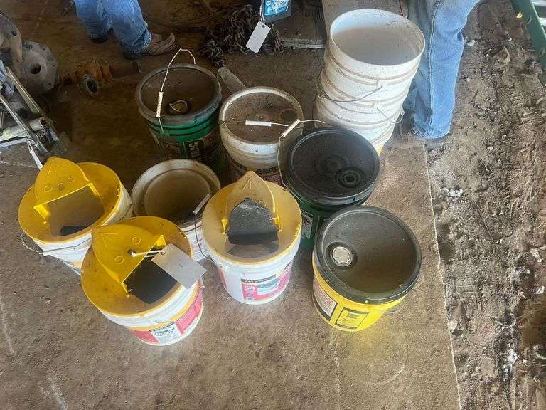 Mouse Trap Buckets & Used 5 Gallon Buckets image