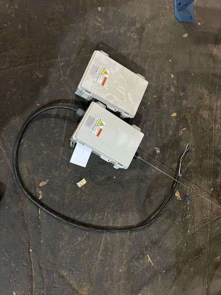 (2) Radio Boxes | FCCID: 2ANWO-Hotshot | Model: TR-1000 image