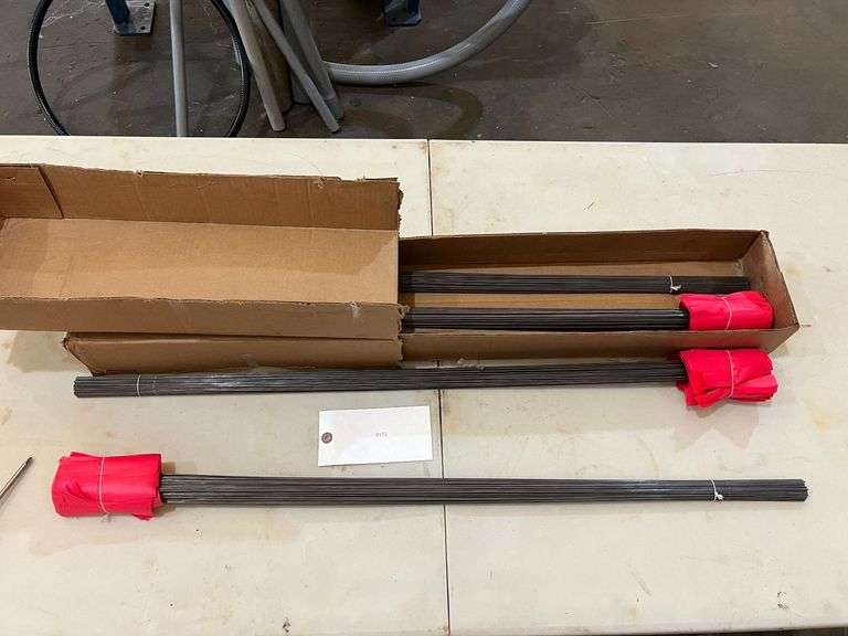 (250) 36" Flags image