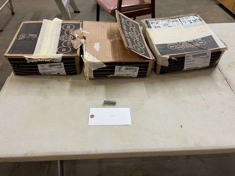 1/2"-13"X1" Hex Head Bolts Grade 5-Zink image