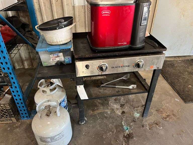 Butterball Electric Turkey Fryer, Blackstone Grill 29 Inch & (2) 20 Pound Propane Tanks image