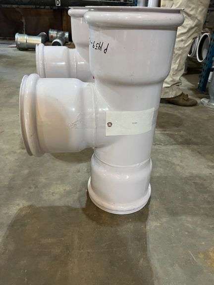 (1) 8" Metal Tee Joint with Rubber Seals 25" Long image