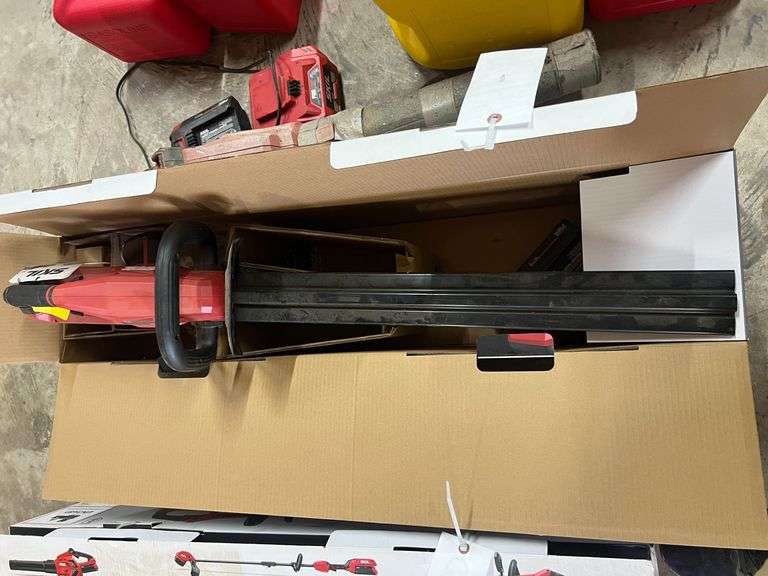 Skil Battery Powered Hedge Trimmer image