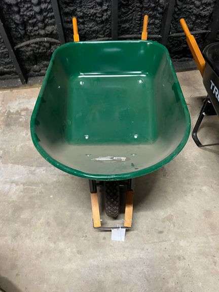Truper Wheelbarrow image