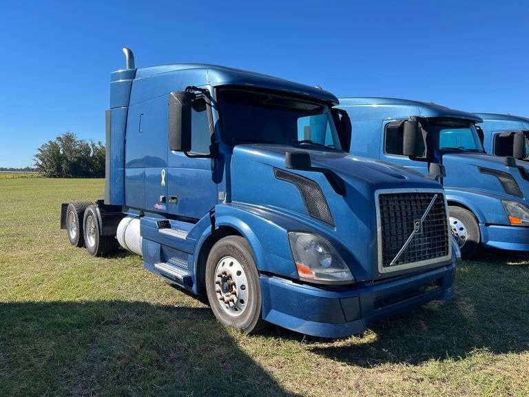 2015 Volvo, Model D13, Miles: 708,781.3, VIN# 4V4NC9EH7FN925715 image