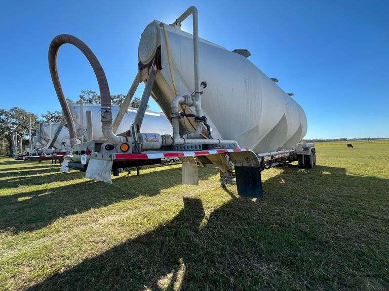 2004  Stephens Pneumatic Trailer, VIN#1S9AL15B64H474111 image