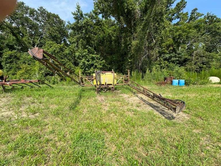 KMC Sprayer 300 Gallon Tank, 60' Boom with Hydrolic Pump image