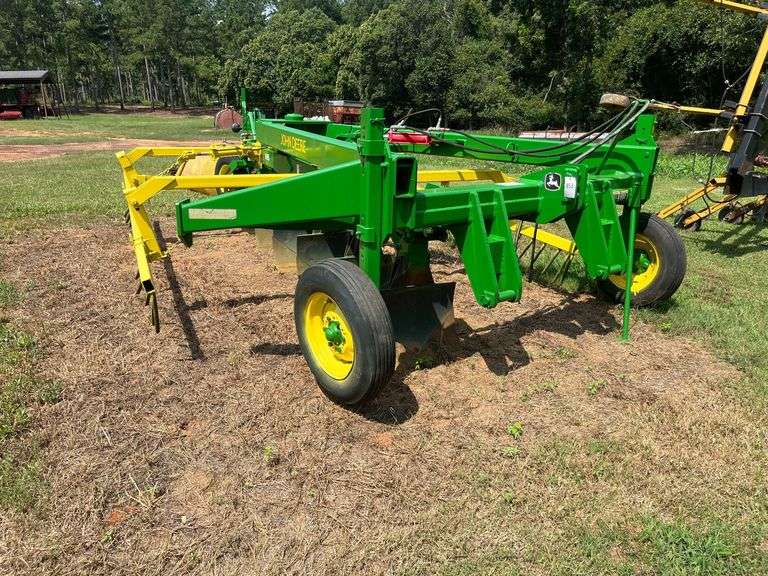 John Deere 995-6 Row Switch Plow image