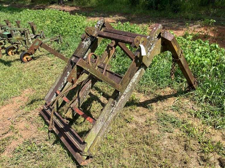3 Point Hitch Hydraulic Hay Fork Attachment image