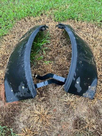 Set of Front Fenders for CASE Tractor image