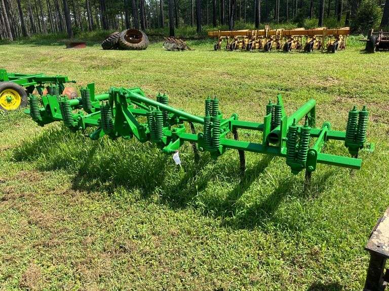 12 Foot Chisel Plow with Drag image