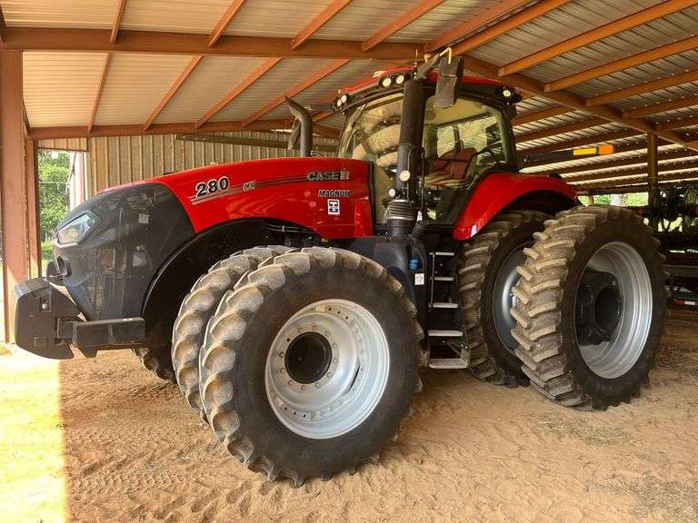 CASE 280 Magnum Tractor, 310 Hrs., with Front and Rear Duals and Guidance System image