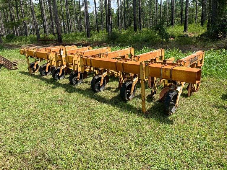 Buffalo 6300 High Residue Cultivator-6Row image