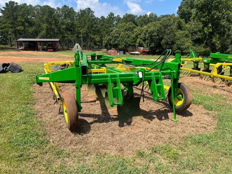 John Deere 995-6 Row Switch Plow image