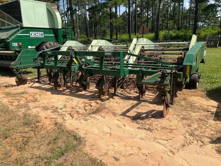 KMC 6 Row Peanut Digger/Inverter image