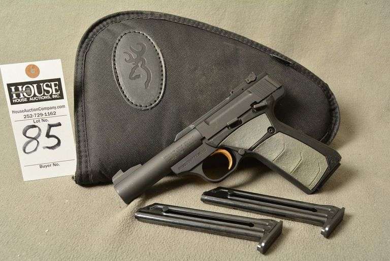 BROWNING Model BUCKMARK Handgun, cal. .22 LR Semi-Auto, 4" barrel, 3 magazines, with BROWNING Soft Case, mint condition, Ser #BRUS20877ZN515 image