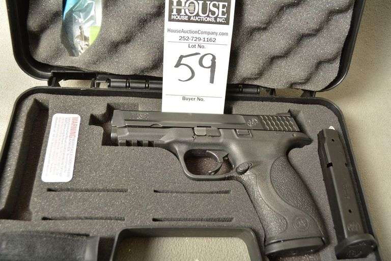 SMITH & WESSON Model M&P 9 Handgun, cal. .9 mm, Semi-Auto, 4" barrel, 2 magazines, mint condition, Ser #HAV6591 image